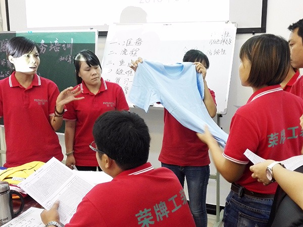 在线买球（中国）唯一官方网站员工培训现场