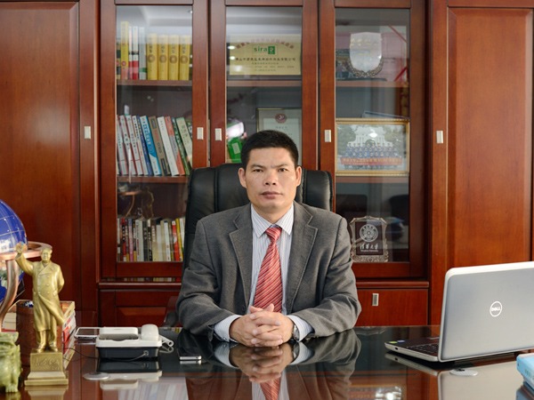 在线买球（中国）唯一官方网站董事长-黄日荣